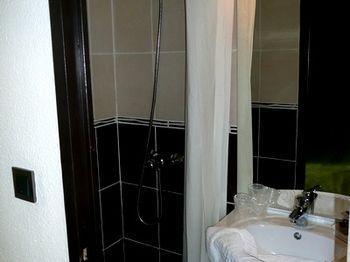 Logis Drom'Sud Hotel Donzère Zewnętrze zdjęcie
